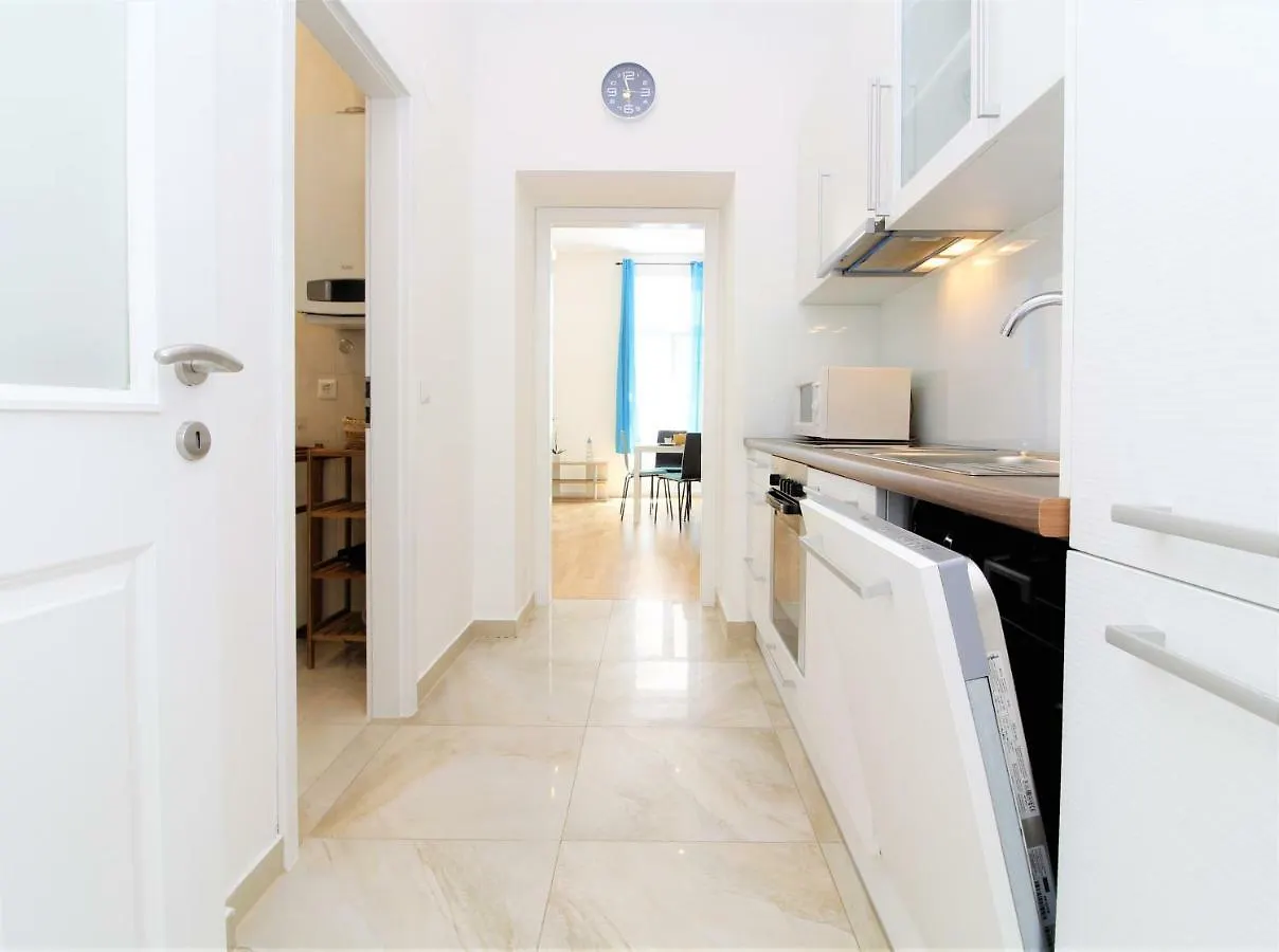 Marine: Newly Renovated 2Nd District Apartment Viena Austria