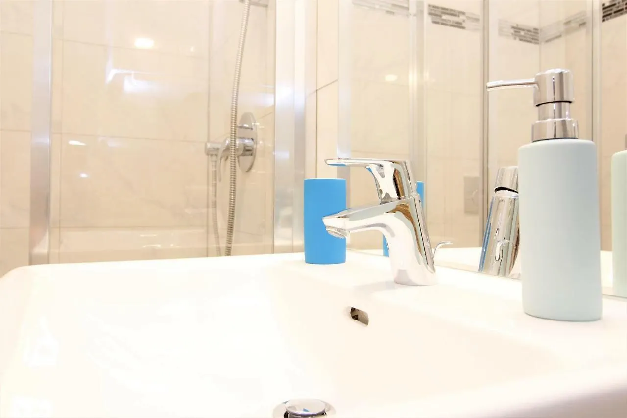 Marine: Newly Renovated 2Nd District Apartment Viena 0*,