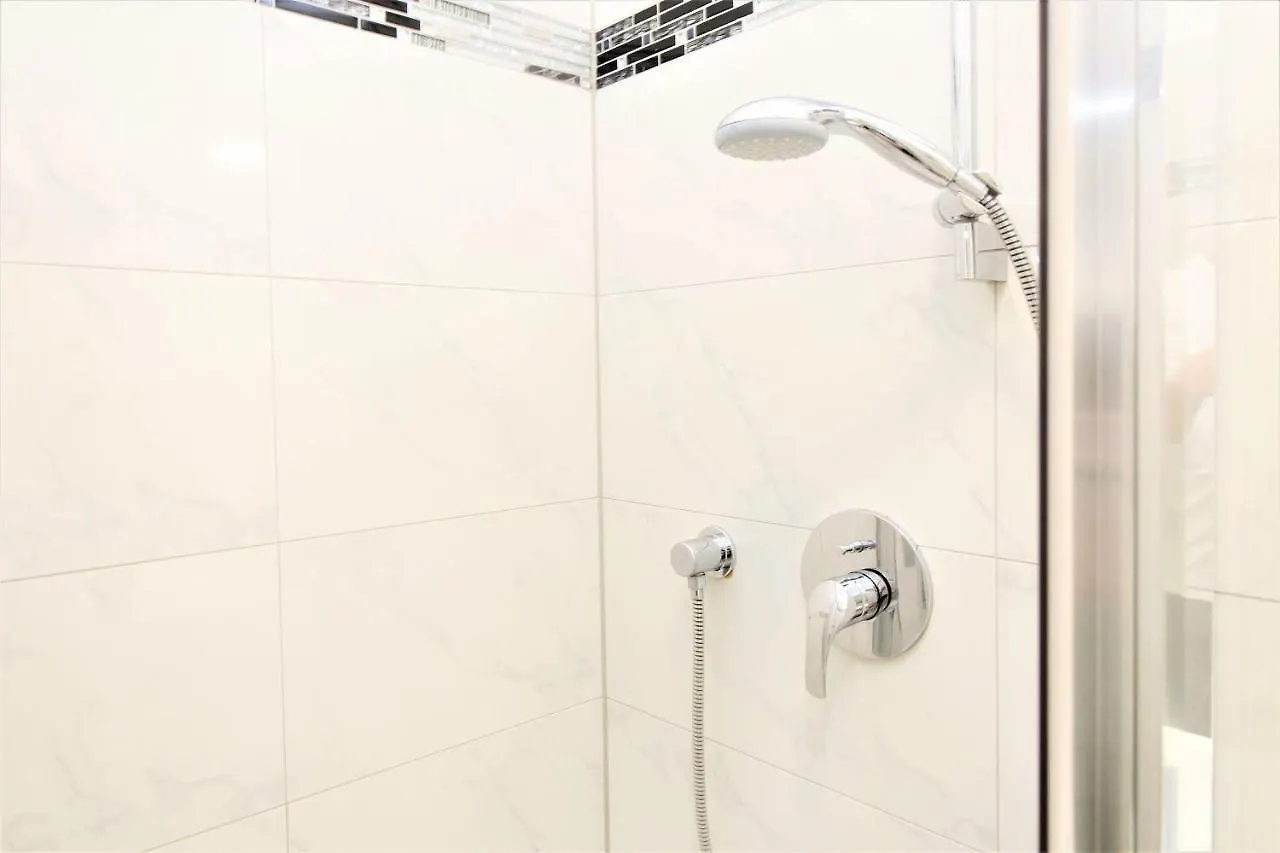 Marine: Newly Renovated 2Nd District Apartment Viena