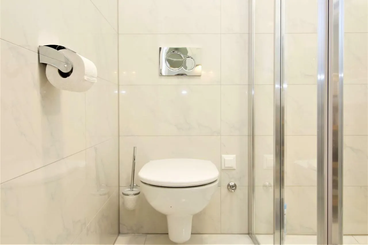 Marine: Newly Renovated 2Nd District Apartment Viena